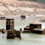 Eccole riemergere le rovine che ormai erano sommerse dal lago